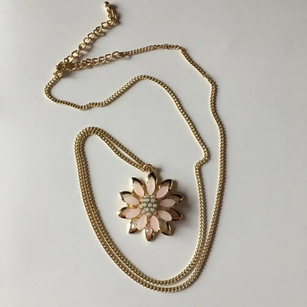 Bright gold tone pastel pink flower pendant necklace